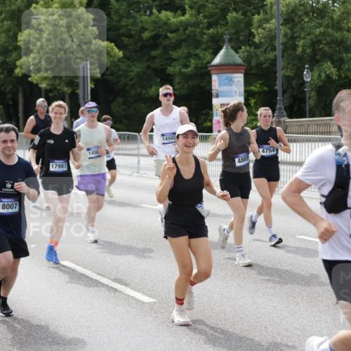 29.06.2025 - hella hamburg halbmarathon Jannik Wohlers http://msf.ph/oto/8162515 29.06.2025 10:20:11 Lombardsbrücke 1011, 1471, 2053, 2101, 2325, 2478, 2834, 3733, 3781, 4154, 4166, 4288, 4422, 4754, 4869, 5181, 5625, 6951, 7131, 8588, 9722, 10041, 10613, 10647, 11100, 11603, 11835, 11995, 12056, 12977, 14500, 14502, 14503, 14894, 15180, 15244, 15442, 15513, 16135, 16254, 16638, 17581, 17671, 17987, 18007, 18423, 18908, 19014, 19093 meine-sportfotos.de