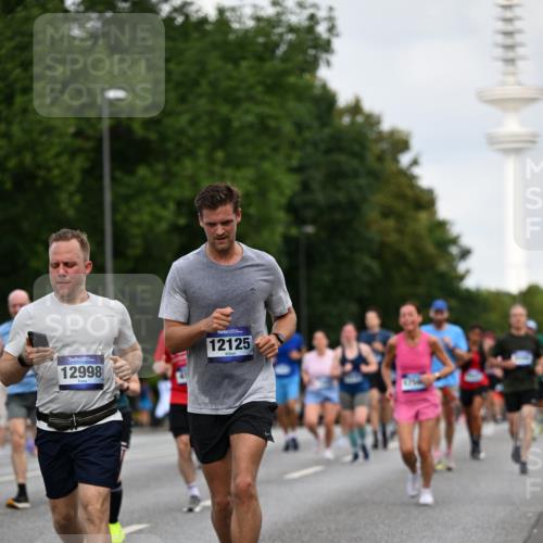 29.06.2025 - hella hamburg halbmarathon Dr. Thomas Lammeyer http://msf.ph/oto/8162547 29.06.2025 10:08:46 Kennedybrücke 1316, 1377, 1559, 1674, 2011, 2463, 2698, 3413, 3994, 4146, 4904, 5354, 5365, 6311, 8089, 8217, 9280, 10100, 10213, 10709, 10962 meine-sportfotos.de