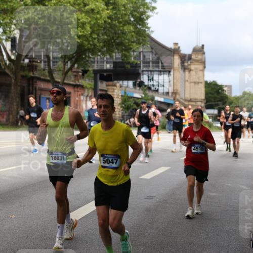 29.06.2025 - hella hamburg halbmarathon Yannick Fuchs http://msf.ph/oto/8162565 29.06.2025 10:39:33 20KM 1171, 1424, 2098, 2188, 2470, 2890, 2970, 3785, 3917, 4270, 4915, 4997, 5047, 5623, 5706, 6266, 6375, 6575, 6819, 7087, 7167, 7325, 7709, 7843, 8871, 9030, 9105, 9710, 9720, 10064, 10313, 10741, 11688, 12154, 12161, 12528, 12643, 12783, 13919, 15334, 15365, 15651, 15666, 15760, 16617, 16685, 16689, 16725, 16803, 16834, 17381, 17382, 17544, 17960, 18055, 18407, 18631, 18638, 18689, 18718, 19116 meine-sportfotos.de
