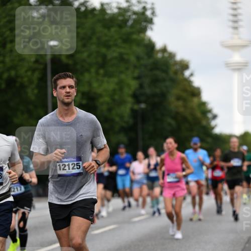 29.06.2025 - hella hamburg halbmarathon Dr. Thomas Lammeyer http://msf.ph/oto/8162580 29.06.2025 10:08:47 Kennedybrücke 1316, 1377, 1559, 1674, 2011, 2463, 2698, 3413, 3994, 4146, 4904, 5354, 5365, 6311, 8089, 8217, 9280, 10100, 10213, 10709, 10834, 10962 meine-sportfotos.de