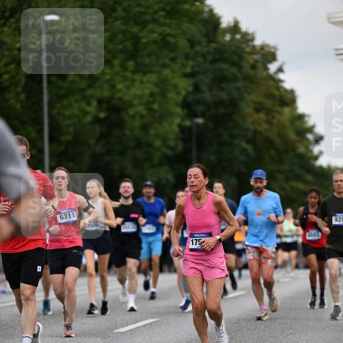 29.06.2025 - hella hamburg halbmarathon Dr. Thomas Lammeyer http://msf.ph/oto/8162635 29.06.2025 10:08:48 Kennedybrücke 1126, 1316, 1377, 1559, 1674, 2011, 2463, 2698, 3413, 3994, 4146, 4904, 5354, 5365, 6311, 8089, 8217, 9280, 10100, 10213, 10709, 10834, 10962 meine-sportfotos.de