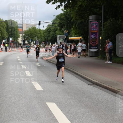 29.06.2025 - hella hamburg halbmarathon Yannick Fuchs http://msf.ph/oto/8162675 29.06.2025 10:21:32 20KM 7380, 9565, 13779, 14728, 16615, 17040, 17258, 18692, 19076 meine-sportfotos.de