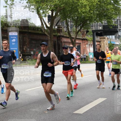 29.06.2025 - hella hamburg halbmarathon Yannick Fuchs http://msf.ph/oto/8162677 29.06.2025 10:39:36 20KM 1171, 1424, 2098, 2188, 2470, 3785, 3917, 4915, 4997, 5047, 5623, 5706, 6266, 6375, 6575, 6819, 6831, 7087, 7167, 7325, 7709, 7843, 8871, 9030, 9105, 9710, 9720, 10064, 10313, 10741, 11291, 11688, 12154, 12161, 12528, 12643, 12783, 13919, 15365, 15651, 15666, 15760, 16617, 16685, 16689, 16725, 16803, 16834, 17381, 17382, 17544, 17960, 18055, 18185, 18407, 18631, 18638, 18689, 18718, 18862, 19116 meine-sportfotos.de