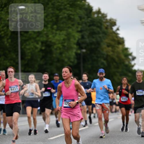 29.06.2025 - hella hamburg halbmarathon Dr. Thomas Lammeyer http://msf.ph/oto/8162763 29.06.2025 10:08:49 Kennedybrücke 1126, 1316, 1559, 2011, 2463, 2698, 2852, 3413, 3994, 4146, 4293, 4538, 4904, 5354, 5365, 6311, 8089, 8217, 9280, 10100, 10213, 10709, 10834, 10962 meine-sportfotos.de