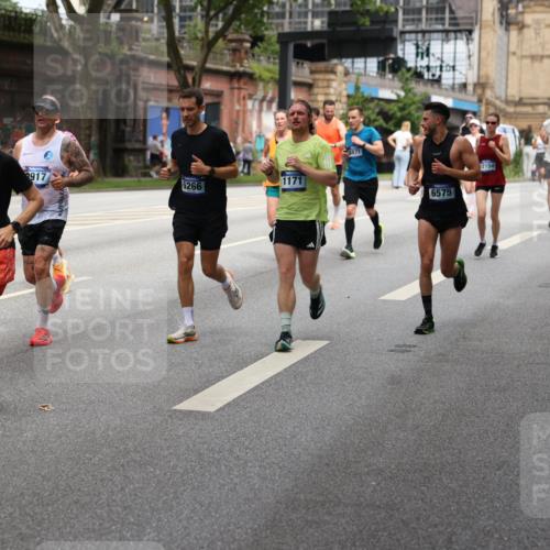 29.06.2025 - hella hamburg halbmarathon Yannick Fuchs http://msf.ph/oto/8162809 29.06.2025 10:39:37 20KM 1171, 2098, 2188, 2470, 3785, 3917, 4997, 5047, 5623, 5706, 6054, 6266, 6375, 6575, 6819, 6831, 7087, 7167, 7325, 7709, 7843, 8871, 9030, 9105, 9710, 9720, 10064, 10313, 10741, 11291, 11688, 12154, 12161, 12528, 12643, 12783, 13919, 15365, 15651, 15666, 15760, 16617, 16685, 16689, 16725, 16803, 16834, 17381, 17382, 17544, 17960, 18055, 18185, 18407, 18638, 18689, 18718, 18862, 19116 meine-sportfotos.de