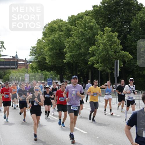 29.06.2025 - hella hamburg halbmarathon Jannik Wohlers http://msf.ph/oto/8162989 29.06.2025 10:20:18 Lombardsbrücke 1011, 1471, 2053, 2101, 2325, 2834, 2923, 2945, 3247, 3733, 3781, 4166, 4288, 4422, 4754, 4869, 5181, 5625, 6608, 8113, 8940, 9981, 10050, 10350, 11100, 11145, 11995, 12844, 14138, 14157, 14246, 14342, 14344, 14500, 14502, 14503, 14610, 14611, 14670, 15244, 15442, 15513, 16135, 16254, 16638, 16950, 17095, 17155, 17581, 17832, 17987, 18007, 18423, 18620, 18908, 19014, 19093, 19125, 19131, 19132 meine-sportfotos.de