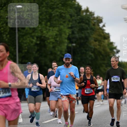 29.06.2025 - hella hamburg halbmarathon Dr. Thomas Lammeyer http://msf.ph/oto/8163004 29.06.2025 10:08:50 Kennedybrücke 1126, 1316, 1559, 2011, 2424, 2463, 2698, 2852, 3413, 3994, 4146, 4293, 4538, 4904, 5365, 6311, 8089, 8217, 9280, 10100, 10213, 10709, 10834, 10962 meine-sportfotos.de