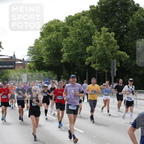 29.06.2025 - hella hamburg halbmarathon Jannik Wohlers http://msf.ph/oto/8163026 29.06.2025 10:20:18 Lombardsbrücke 1011, 1471, 2053, 2101, 2325, 2834, 2923, 2945, 3247, 3733, 3781, 4166, 4288, 4422, 4754, 4869, 5181, 5625, 6608, 8113, 8940, 9981, 10050, 10350, 11100, 11145, 11995, 12844, 14138, 14157, 14246, 14342, 14344, 14500, 14502, 14503, 14610, 14611, 14670, 15244, 15442, 15513, 16135, 16254, 16638, 16950, 17095, 17155, 17581, 17832, 17987, 18007, 18423, 18620, 18908, 19014, 19093, 19125, 19131, 19132 meine-sportfotos.de