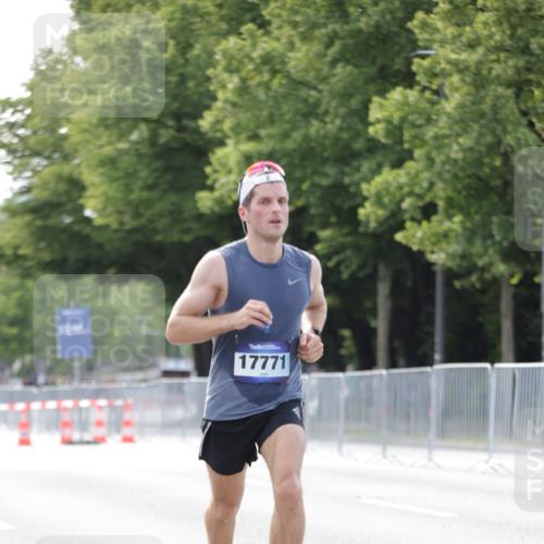 29.06.2025 - hella hamburg halbmarathon Jannik Wohlers http://msf.ph/oto/8163043 29.06.2025 09:40:21 Lombardsbrücke 5253, 6816, 9151, 9475, 11210, 11829, 12373, 17771, 18930 meine-sportfotos.de
