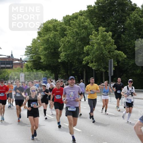 29.06.2025 - hella hamburg halbmarathon Jannik Wohlers http://msf.ph/oto/8163054 29.06.2025 10:20:18 Lombardsbrücke 1011, 1471, 2053, 2101, 2325, 2834, 2923, 2945, 3247, 3733, 3781, 4166, 4288, 4422, 4754, 4869, 5181, 5625, 6608, 8113, 8940, 9981, 10050, 10350, 11100, 11145, 11995, 12844, 14138, 14157, 14246, 14342, 14344, 14500, 14502, 14503, 14610, 14611, 14670, 15244, 15442, 15513, 16135, 16254, 16638, 16950, 17095, 17155, 17581, 17832, 17987, 18007, 18423, 18620, 18908, 19014, 19093, 19125, 19131, 19132 meine-sportfotos.de