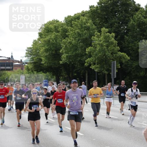 29.06.2025 - hella hamburg halbmarathon Jannik Wohlers http://msf.ph/oto/8163067 29.06.2025 10:20:18 Lombardsbrücke 1011, 1471, 2053, 2101, 2325, 2834, 2923, 2945, 3247, 3733, 3781, 4166, 4288, 4422, 4754, 4869, 5181, 5625, 6608, 8113, 8940, 9981, 10050, 10350, 11100, 11145, 11995, 12844, 14138, 14157, 14246, 14342, 14344, 14500, 14502, 14503, 14610, 14611, 14670, 15244, 15442, 15513, 16135, 16254, 16638, 16950, 17095, 17155, 17581, 17832, 17987, 18007, 18423, 18620, 18908, 19014, 19093, 19125, 19131, 19132 meine-sportfotos.de