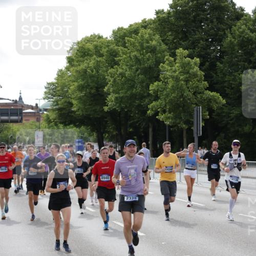 29.06.2025 - hella hamburg halbmarathon Jannik Wohlers http://msf.ph/oto/8163078 29.06.2025 10:20:18 Lombardsbrücke 1011, 1471, 2053, 2101, 2325, 2834, 2923, 2945, 3247, 3733, 3781, 4166, 4288, 4422, 4754, 4869, 5181, 5625, 6608, 8113, 8940, 9981, 10050, 10350, 11100, 11145, 11995, 12844, 14138, 14157, 14246, 14342, 14344, 14500, 14502, 14503, 14610, 14611, 14670, 15244, 15442, 15513, 16135, 16254, 16638, 16950, 17095, 17155, 17581, 17832, 17987, 18007, 18423, 18620, 18908, 19014, 19093, 19125, 19131, 19132 meine-sportfotos.de