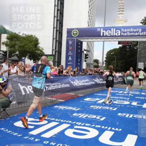 29.06.2025 - hella hamburg halbmarathon Michael Strokosch http://msf.ph/oto/8163088 29.06.2025 10:33:15 Ziel 1910, 6473, 14167, 14276, 17175, 17802 meine-sportfotos.de
