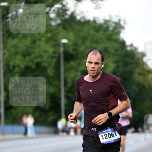 29.06.2025 - hella hamburg halbmarathon Dr. Thomas Lammeyer http://msf.ph/oto/8163093 29.06.2025 09:44:47 Kennedybrücke 2892, 4128, 4571, 6559, 7862, 10234, 10780, 11194 meine-sportfotos.de