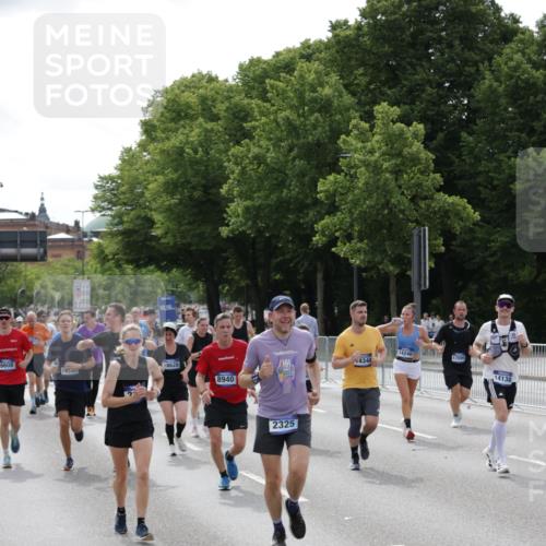 29.06.2025 - hella hamburg halbmarathon Jannik Wohlers http://msf.ph/oto/8163095 29.06.2025 10:20:18 Lombardsbrücke 1011, 1471, 2053, 2101, 2325, 2834, 2923, 2945, 3247, 3733, 3781, 4166, 4288, 4422, 4754, 4869, 5181, 5625, 6608, 8113, 8940, 9981, 10050, 10350, 11100, 11145, 11995, 12844, 14138, 14157, 14246, 14342, 14344, 14500, 14502, 14503, 14610, 14611, 14670, 15244, 15442, 15513, 16135, 16254, 16638, 16950, 17095, 17155, 17581, 17832, 17987, 18007, 18423, 18620, 18908, 19014, 19093, 19125, 19131, 19132 meine-sportfotos.de