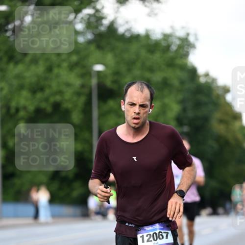 29.06.2025 - hella hamburg halbmarathon Dr. Thomas Lammeyer http://msf.ph/oto/8163101 29.06.2025 09:44:47 Kennedybrücke 2892, 4128, 4571, 6559, 7862, 10234, 10780, 11194 meine-sportfotos.de