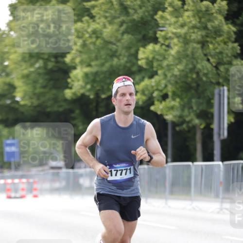 29.06.2025 - hella hamburg halbmarathon Jannik Wohlers http://msf.ph/oto/8163102 29.06.2025 09:40:21 Lombardsbrücke 5253, 6816, 9151, 9475, 11210, 11829, 12373, 17771, 18930 meine-sportfotos.de