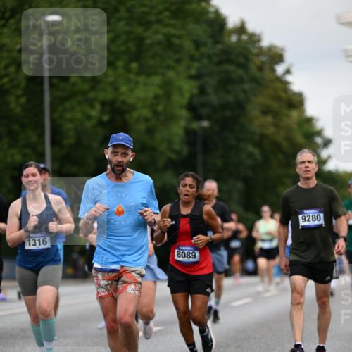 29.06.2025 - hella hamburg halbmarathon Dr. Thomas Lammeyer http://msf.ph/oto/8163145 29.06.2025 10:08:52 Kennedybrücke 1126, 1316, 1559, 2011, 2424, 2463, 2540, 2698, 2852, 3994, 4146, 4293, 4538, 4904, 6311, 7017, 8089, 8217, 9280, 10100, 10213, 10709, 10834, 10962 meine-sportfotos.de