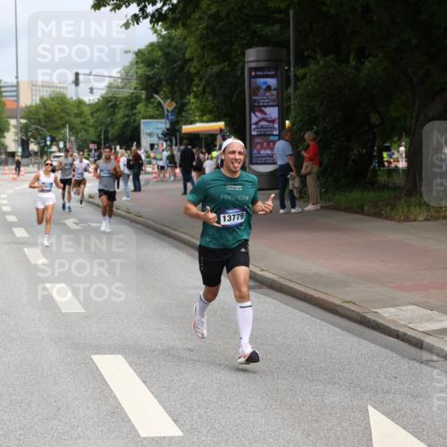 29.06.2025 - hella hamburg halbmarathon Yannick Fuchs http://msf.ph/oto/8163167 29.06.2025 10:21:40 20KM 7380, 9565, 12641, 13779, 13780, 14728, 17040, 17258, 18692, 19076 meine-sportfotos.de