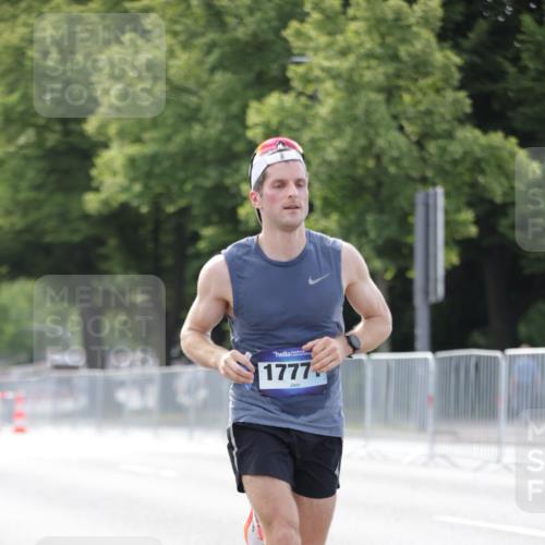 29.06.2025 - hella hamburg halbmarathon Jannik Wohlers http://msf.ph/oto/8163179 29.06.2025 09:40:21 Lombardsbrücke 5253, 6816, 9151, 9475, 11210, 11829, 12373, 17771, 18930 meine-sportfotos.de