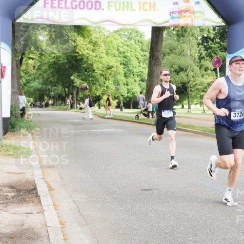 29.06.2025 - hella hamburg halbmarathon MichiJ http://msf.ph/oto/8163186 29.06.2025 10:12:43 Zwischen KM18-KM19 35, 52, 3720, 6559, 9475, 13751, 16548 meine-sportfotos.de