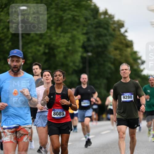 29.06.2025 - hella hamburg halbmarathon Dr. Thomas Lammeyer http://msf.ph/oto/8163241 29.06.2025 10:08:53 Kennedybrücke 1126, 1316, 1347, 1559, 2011, 2424, 2463, 2540, 2698, 2852, 3994, 4146, 4293, 4538, 4904, 6311, 7017, 8089, 8217, 9280, 10100, 10213, 10709, 10834, 10962 meine-sportfotos.de