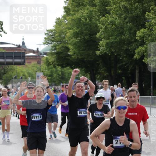 29.06.2025 - hella hamburg halbmarathon Jannik Wohlers http://msf.ph/oto/8163247 29.06.2025 10:20:20 Lombardsbrücke 1011, 2053, 2101, 2325, 2834, 2923, 2945, 3247, 3733, 3781, 4288, 4422, 4754, 4869, 5625, 6608, 8113, 8940, 9981, 10050, 10350, 11100, 11145, 11995, 12844, 14138, 14157, 14246, 14342, 14344, 14500, 14502, 14503, 14610, 14611, 14615, 14670, 15244, 15513, 16135, 16254, 16638, 16950, 17095, 17155, 17581, 17832, 17987, 18007, 18141, 18423, 18620, 18908, 19014, 19124, 19125, 19131, 19132 meine-sportfotos.de