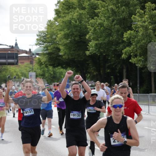 29.06.2025 - hella hamburg halbmarathon Jannik Wohlers http://msf.ph/oto/8163295 29.06.2025 10:20:20 Lombardsbrücke 1011, 2053, 2101, 2325, 2834, 2923, 2945, 3247, 3733, 3781, 4288, 4422, 4754, 4869, 5625, 6608, 8113, 8940, 9981, 10050, 10350, 11100, 11145, 11995, 12844, 14138, 14157, 14246, 14342, 14344, 14500, 14502, 14503, 14610, 14611, 14615, 14670, 15244, 15513, 16135, 16254, 16638, 16950, 17095, 17155, 17581, 17832, 17987, 18007, 18141, 18423, 18620, 18908, 19014, 19124, 19125, 19131, 19132 meine-sportfotos.de