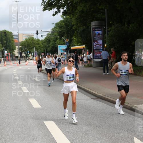 29.06.2025 - hella hamburg halbmarathon Yannick Fuchs http://msf.ph/oto/8163309 29.06.2025 10:21:44 20KM 7380, 9565, 12641, 13779, 13780, 14728, 17040, 18692, 19076 meine-sportfotos.de