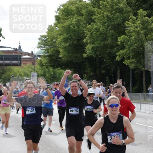 29.06.2025 - hella hamburg halbmarathon Jannik Wohlers http://msf.ph/oto/8163311 29.06.2025 10:20:20 Lombardsbrücke 1011, 2053, 2101, 2325, 2834, 2923, 2945, 3247, 3733, 3781, 4288, 4422, 4754, 4869, 5625, 6608, 8113, 8940, 9981, 10050, 10350, 11100, 11145, 11995, 12844, 14138, 14157, 14246, 14342, 14344, 14500, 14502, 14503, 14610, 14611, 14615, 14670, 15244, 15513, 16135, 16254, 16638, 16950, 17095, 17155, 17581, 17832, 17987, 18007, 18141, 18423, 18620, 18908, 19014, 19124, 19125, 19131, 19132 meine-sportfotos.de