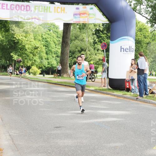 29.06.2025 - hella hamburg halbmarathon MichiJ http://msf.ph/oto/8163318 29.06.2025 10:13:04 Zwischen KM18-KM19 4128, 4571 meine-sportfotos.de