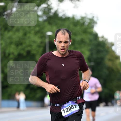 29.06.2025 - hella hamburg halbmarathon Dr. Thomas Lammeyer http://msf.ph/oto/8163324 29.06.2025 09:44:47 Kennedybrücke 2892, 4128, 4571, 6559, 7862, 10234, 10780, 11194 meine-sportfotos.de