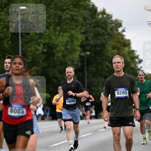 29.06.2025 - hella hamburg halbmarathon Dr. Thomas Lammeyer http://msf.ph/oto/8163335 29.06.2025 10:08:54 Kennedybrücke 1126, 1316, 1347, 1559, 2011, 2424, 2463, 2540, 2698, 2852, 3994, 4146, 4293, 4538, 4904, 6311, 7017, 8089, 8217, 9280, 10100, 10213, 10709, 10834, 10962, 11088 meine-sportfotos.de