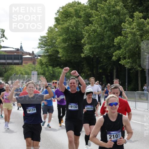 29.06.2025 - hella hamburg halbmarathon Jannik Wohlers http://msf.ph/oto/8163336 29.06.2025 10:20:20 Lombardsbrücke 1011, 2053, 2101, 2325, 2834, 2923, 2945, 3247, 3733, 3781, 4288, 4422, 4754, 4869, 5625, 6608, 8113, 8940, 9981, 10050, 10350, 11100, 11145, 11995, 12844, 14138, 14157, 14246, 14342, 14344, 14500, 14502, 14503, 14610, 14611, 14615, 14670, 15244, 15513, 16135, 16254, 16638, 16950, 17095, 17155, 17581, 17832, 17987, 18007, 18141, 18423, 18620, 18908, 19014, 19124, 19125, 19131, 19132 meine-sportfotos.de