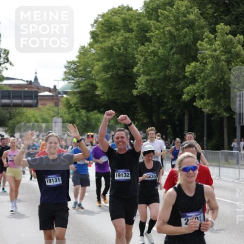 29.06.2025 - hella hamburg halbmarathon Jannik Wohlers http://msf.ph/oto/8163360 29.06.2025 10:20:20 Lombardsbrücke 1011, 2053, 2101, 2325, 2834, 2923, 2945, 3247, 3733, 3781, 4288, 4422, 4754, 4869, 5625, 6608, 8113, 8940, 9981, 10050, 10350, 11100, 11145, 11995, 12844, 14138, 14157, 14246, 14342, 14344, 14500, 14502, 14503, 14610, 14611, 14615, 14670, 15244, 15513, 16135, 16254, 16638, 16950, 17095, 17155, 17581, 17832, 17987, 18007, 18141, 18423, 18620, 18908, 19014, 19124, 19125, 19131, 19132 meine-sportfotos.de