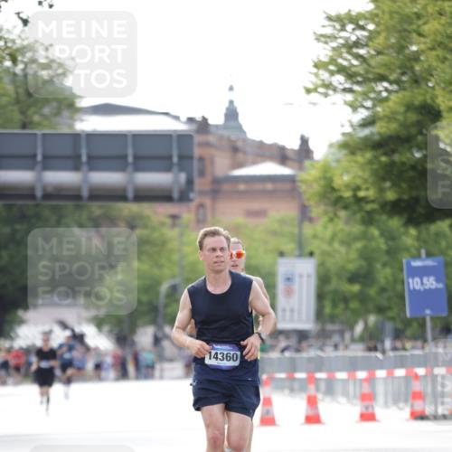 29.06.2025 - hella hamburg halbmarathon Jannik Wohlers http://msf.ph/oto/8163371 29.06.2025 09:40:26 Lombardsbrücke 5253, 6816, 9475, 11210, 11829, 12373, 14360, 14766, 15526, 17771 meine-sportfotos.de