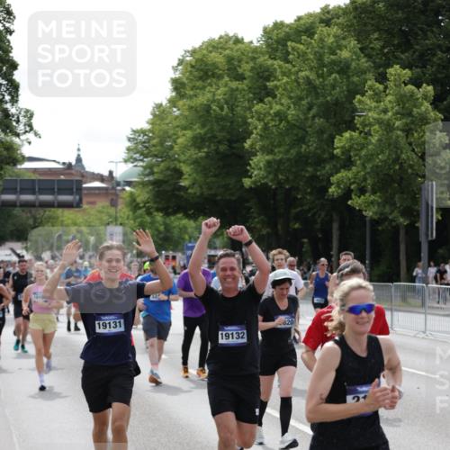 29.06.2025 - hella hamburg halbmarathon Jannik Wohlers http://msf.ph/oto/8163409 29.06.2025 10:20:20 Lombardsbrücke 1011, 2053, 2101, 2325, 2834, 2923, 2945, 3247, 3733, 3781, 4288, 4422, 4754, 4869, 5625, 6608, 8113, 8940, 9981, 10050, 10350, 11100, 11145, 11995, 12844, 14138, 14157, 14246, 14342, 14344, 14500, 14502, 14503, 14610, 14611, 14615, 14670, 15244, 15513, 16135, 16254, 16638, 16950, 17095, 17155, 17581, 17832, 17987, 18007, 18141, 18423, 18620, 18908, 19014, 19124, 19125, 19131, 19132 meine-sportfotos.de