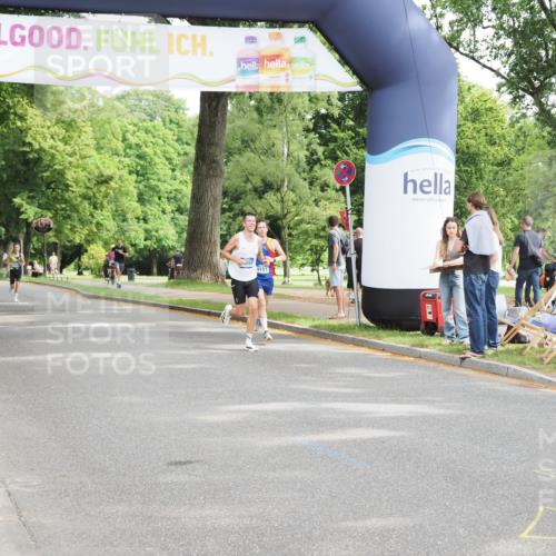 29.06.2025 - hella hamburg halbmarathon MichiJ http://msf.ph/oto/8163415 29.06.2025 10:13:11 Zwischen KM18-KM19 4128, 4571 meine-sportfotos.de