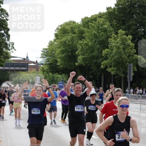 29.06.2025 - hella hamburg halbmarathon Jannik Wohlers http://msf.ph/oto/8163476 29.06.2025 10:20:20 Lombardsbrücke 1011, 2053, 2101, 2325, 2834, 2923, 2945, 3247, 3733, 3781, 4288, 4422, 4754, 4869, 5625, 6608, 8113, 8940, 9981, 10050, 10350, 11100, 11145, 11995, 12844, 14138, 14157, 14246, 14342, 14344, 14500, 14502, 14503, 14610, 14611, 14615, 14670, 15244, 15513, 16135, 16254, 16638, 16950, 17095, 17155, 17581, 17832, 17987, 18007, 18141, 18423, 18620, 18908, 19014, 19124, 19125, 19131, 19132 meine-sportfotos.de