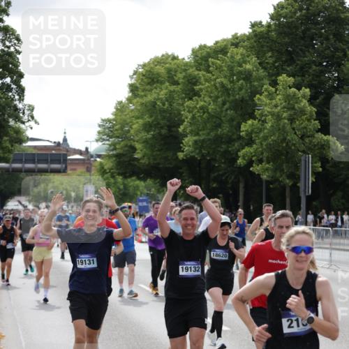 29.06.2025 - hella hamburg halbmarathon Jannik Wohlers http://msf.ph/oto/8163506 29.06.2025 10:20:21 Lombardsbrücke 2053, 2101, 2325, 2834, 2923, 2945, 3247, 3781, 4288, 4422, 4754, 4869, 5625, 6608, 8113, 8940, 9981, 10050, 10350, 11100, 11145, 11995, 12844, 14138, 14157, 14246, 14342, 14344, 14500, 14502, 14503, 14610, 14611, 14615, 14670, 15513, 16135, 16254, 16638, 16950, 17095, 17155, 17581, 17832, 17987, 18007, 18141, 18423, 18620, 18908, 19014, 19124, 19125, 19131, 19132 meine-sportfotos.de