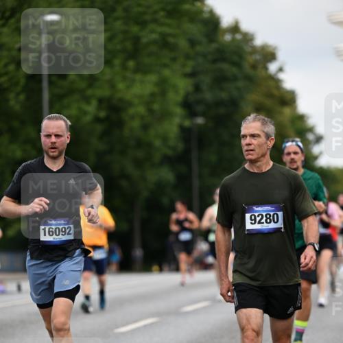 29.06.2025 - hella hamburg halbmarathon Dr. Thomas Lammeyer http://msf.ph/oto/8163508 29.06.2025 10:08:56 Kennedybrücke 1126, 1316, 1347, 1559, 2011, 2424, 2463, 2540, 2698, 2852, 3994, 4146, 4293, 4538, 6311, 7017, 8089, 8217, 9280, 10100, 10213, 10709, 10834, 11088 meine-sportfotos.de