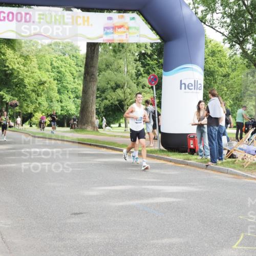 29.06.2025 - hella hamburg halbmarathon MichiJ http://msf.ph/oto/8163522 29.06.2025 10:13:12 Zwischen KM18-KM19 4128, 9151, 18897 meine-sportfotos.de