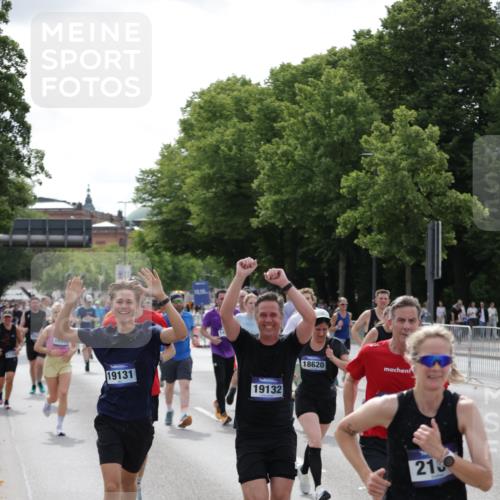 29.06.2025 - hella hamburg halbmarathon Jannik Wohlers http://msf.ph/oto/8163534 29.06.2025 10:20:21 Lombardsbrücke 2053, 2101, 2325, 2834, 2923, 2945, 3247, 3781, 4288, 4422, 4754, 4869, 5625, 6608, 8113, 8940, 9981, 10050, 10350, 11100, 11145, 11995, 12844, 14138, 14157, 14246, 14342, 14344, 14500, 14502, 14503, 14610, 14611, 14615, 14670, 15513, 16135, 16254, 16638, 16950, 17095, 17155, 17581, 17832, 17987, 18007, 18141, 18423, 18620, 18908, 19014, 19124, 19125, 19131, 19132 meine-sportfotos.de
