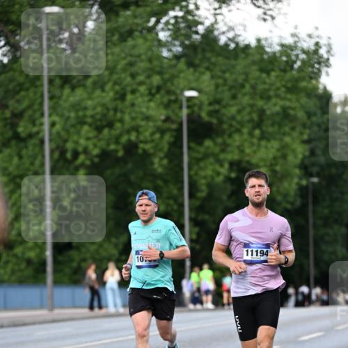 29.06.2025 - hella hamburg halbmarathon Dr. Thomas Lammeyer http://msf.ph/oto/8163568 29.06.2025 09:44:48 Kennedybrücke 2892, 4128, 4571, 6559, 7862, 10234, 10780, 11194 meine-sportfotos.de