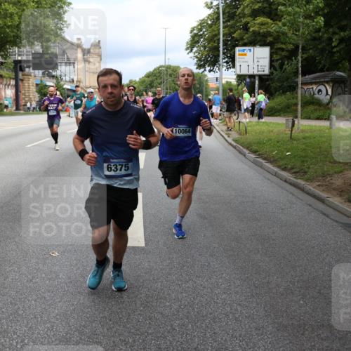 29.06.2025 - hella hamburg halbmarathon Yannick Fuchs http://msf.ph/oto/8163584 29.06.2025 10:39:47 20KM 2188, 2270, 2367, 2470, 3186, 4277, 5623, 5648, 5706, 6054, 6375, 6819, 6831, 7056, 7087, 7709, 8374, 9105, 9710, 9720, 10064, 10741, 11291, 11688, 11821, 12643, 12783, 13919, 14374, 14764, 15365, 15636, 15651, 16513, 16617, 16689, 16725, 17544, 17960, 18055, 18185, 18346, 18407, 18638, 18862, 19116 meine-sportfotos.de