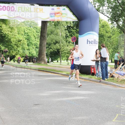 29.06.2025 - hella hamburg halbmarathon MichiJ http://msf.ph/oto/8163599 29.06.2025 10:13:12 Zwischen KM18-KM19 4128, 9151, 18897 meine-sportfotos.de