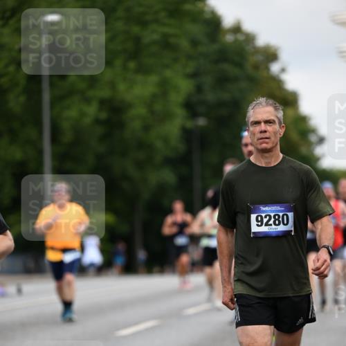 29.06.2025 - hella hamburg halbmarathon Dr. Thomas Lammeyer http://msf.ph/oto/8163609 29.06.2025 10:08:56 Kennedybrücke 1126, 1316, 1347, 1559, 2011, 2424, 2463, 2540, 2698, 2852, 3994, 4146, 4293, 4538, 6311, 7017, 8089, 8217, 9280, 10100, 10213, 10709, 10834, 11088 meine-sportfotos.de