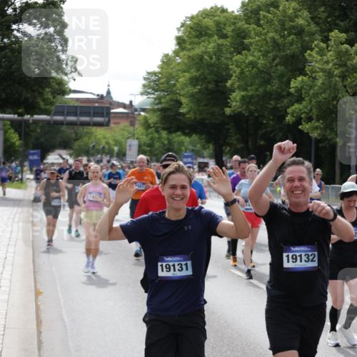 29.06.2025 - hella hamburg halbmarathon Jannik Wohlers http://msf.ph/oto/8163616 29.06.2025 10:20:21 Lombardsbrücke 2053, 2101, 2325, 2834, 2923, 2945, 3247, 3781, 4288, 4422, 4754, 4869, 5625, 6608, 8113, 8940, 9981, 10050, 10350, 11100, 11145, 11995, 12844, 14138, 14157, 14246, 14342, 14344, 14500, 14502, 14503, 14610, 14611, 14615, 14670, 15513, 16135, 16254, 16638, 16950, 17095, 17155, 17581, 17832, 17987, 18007, 18141, 18423, 18620, 18908, 19014, 19124, 19125, 19131, 19132 meine-sportfotos.de