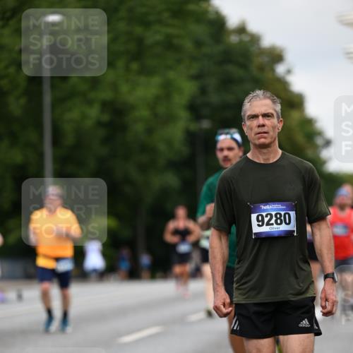 29.06.2025 - hella hamburg halbmarathon Dr. Thomas Lammeyer http://msf.ph/oto/8163628 29.06.2025 10:08:57 Kennedybrücke 1126, 1316, 1347, 1559, 2011, 2424, 2463, 2540, 2698, 2852, 3994, 4146, 4293, 4538, 6311, 6907, 6908, 7017, 8089, 8217, 9280, 10100, 10709, 10834, 11088 meine-sportfotos.de