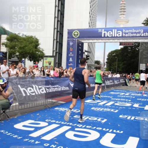29.06.2025 - hella hamburg halbmarathon Michael Strokosch http://msf.ph/oto/8163638 29.06.2025 10:33:31 Ziel 4602, 8956, 15326, 16931, 17056, 17489, 18731 meine-sportfotos.de